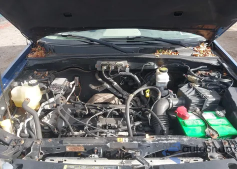 2008 Ford Escape Xlt from USA, damaged, VIN 1FMCU93Z58KD08681